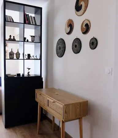Chambre Spacieuse Et Lumineuse Chez L'habitant Séjour chez l'habitant *