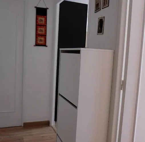 Chambre Spacieuse Et Lumineuse Chez L'habitant Séjour chez l'habitant *